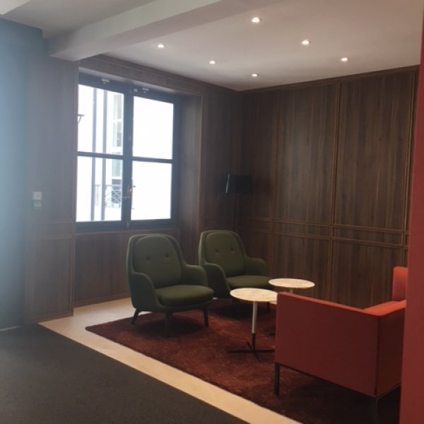 12 RUE D’ASTORG - Paris (75)