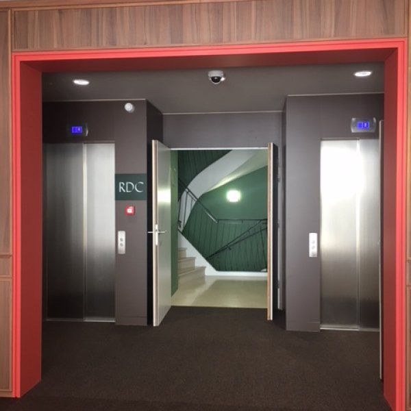 12 RUE D’ASTORG - Paris (75)