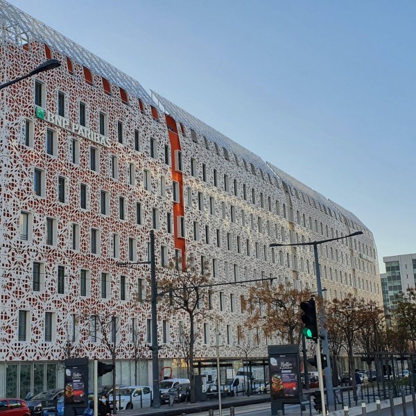 façade exterieur batiment station 7 