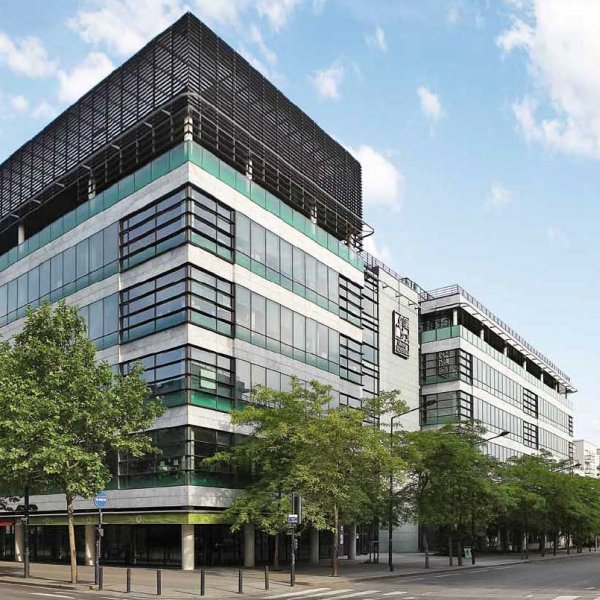 Façade extérieur du bâtiment Le Jade a St Denis 